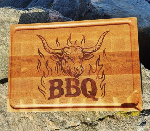 Skjærefjøl i eik endeved med BBQ-motiv - Bilde 2