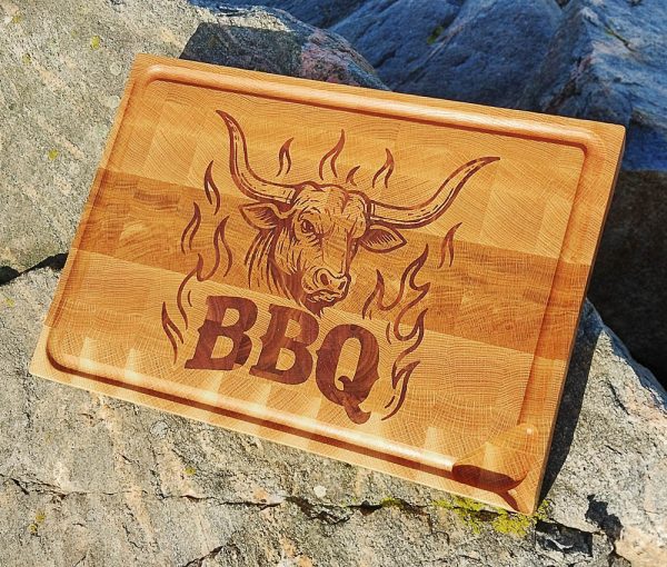 Skjærefjøl i eik endeved med BBQ-motiv - Bilde 3