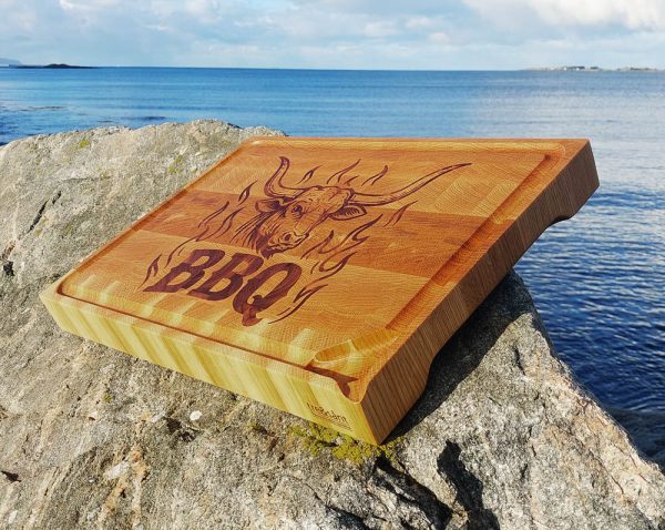 Skjærefjøl i eik endeved med BBQ-motiv - Bilde 4